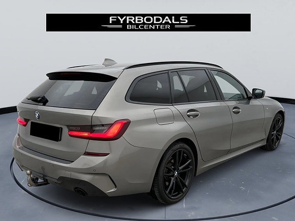 BMW 320d 3 of 5