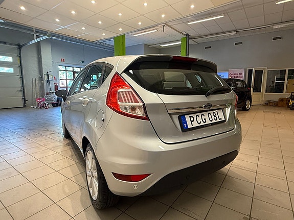 Ford Fiesta 6 of 12
