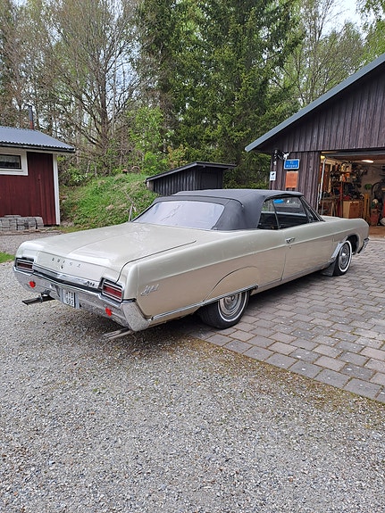 Buick Skylark 4 of 5