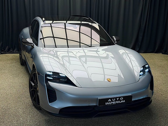 Porsche Taycan 2 of 5