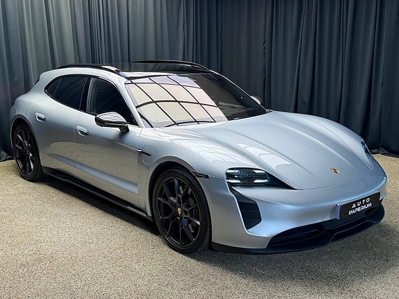 Porsche Taycan 8 of 30