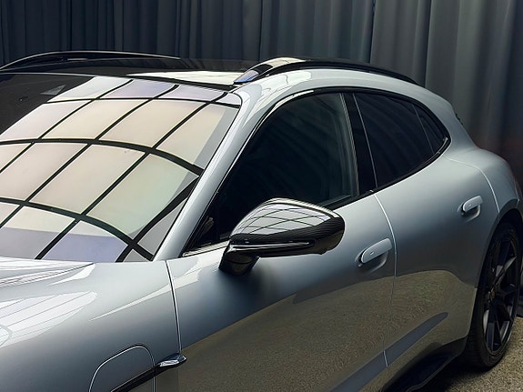 Porsche Taycan 5 of 5