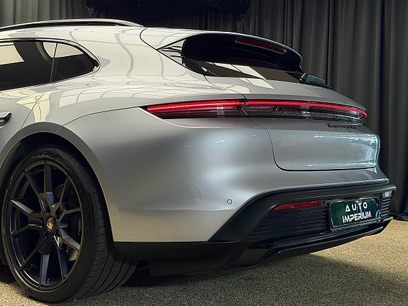 Porsche Taycan 13 of 30