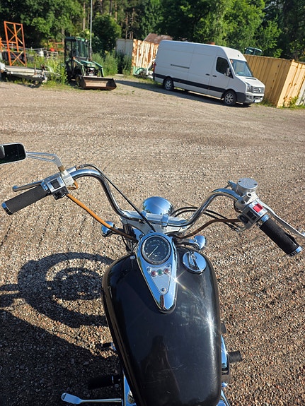Kawasaki Vulcan 800 3 of 5