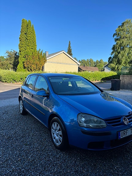 Volkswagen Golf V 2 of 5