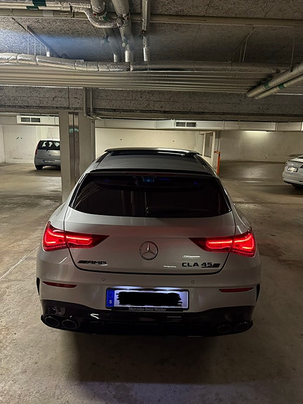 Mercedes-Benz CLA45 4 of 5