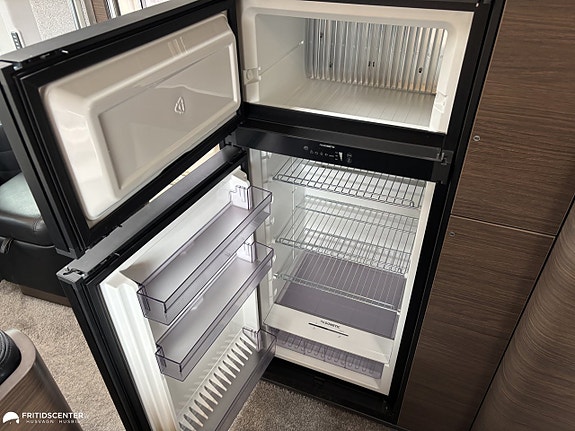 Adria Supersonic 780 SL / Lithium / Solcell / Truma AC 10 of 21