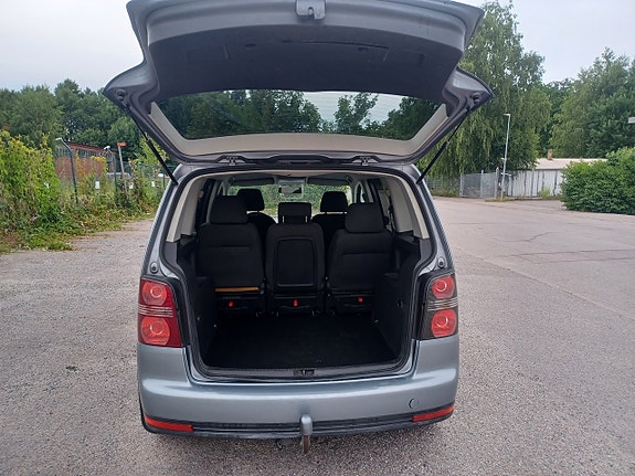 Volkswagen Touran 11 of 24