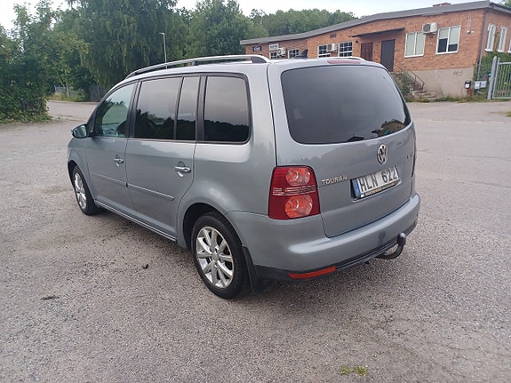 Volkswagen Touran 4 of 24