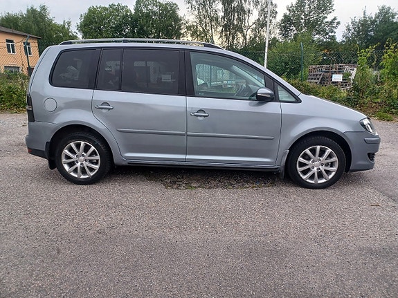 Volkswagen Touran 9 of 24