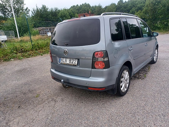 Volkswagen Touran 3 of 24