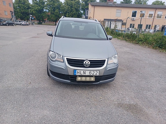Volkswagen Touran 18 of 24