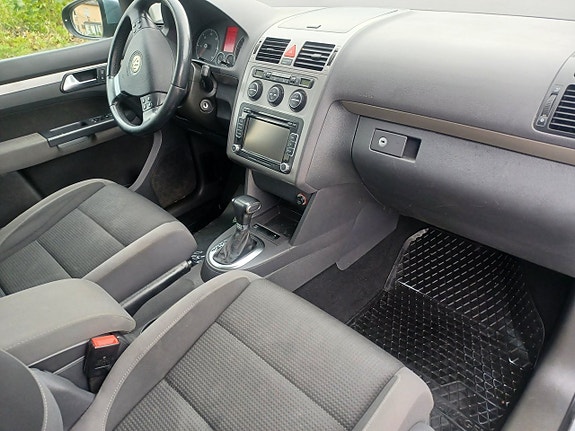 Volkswagen Touran 14 of 24