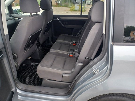 Volkswagen Touran 16 of 24