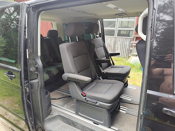 Volkswagen Multivan 3 of 5