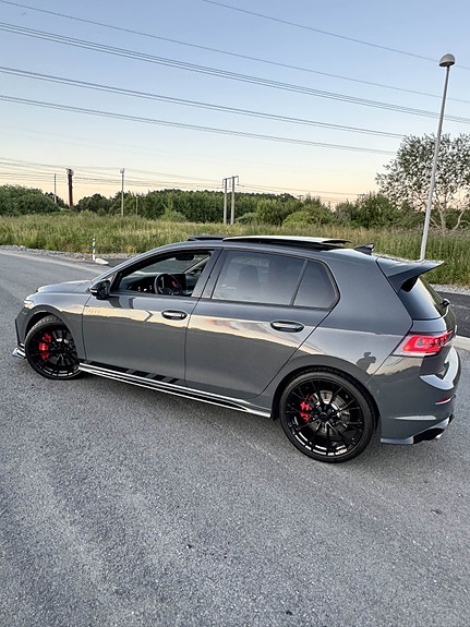 Volkswagen Golf VIII 3 of 5