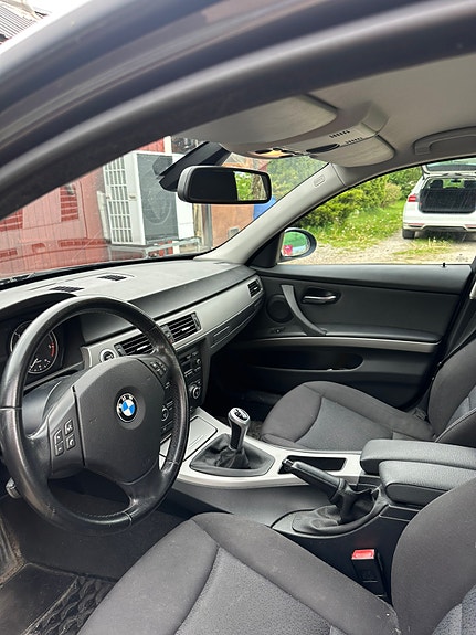 BMW 318d 5 of 5