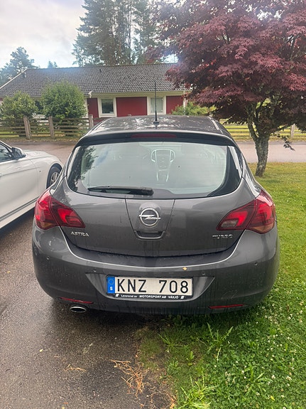Opel Astra 2 of 3