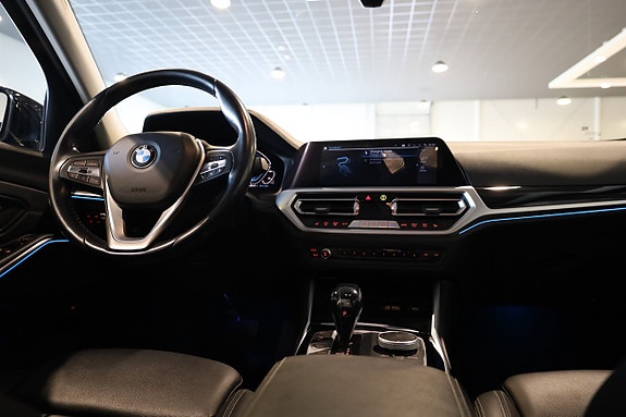 BMW 330e 17 of 27