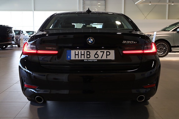 BMW 330e 9 of 27