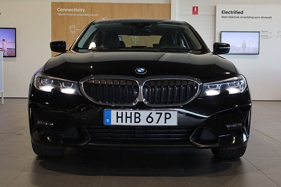 BMW 330e 8 of 27