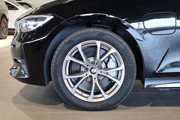 BMW 330e 7 of 27