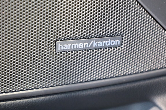 BMW 330e 19 of 27