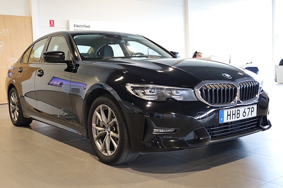 BMW 330e 4 of 27