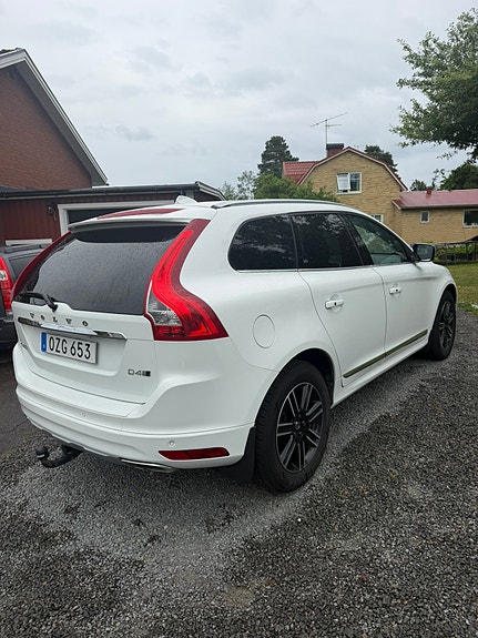 Volvo XC60 3 of 5