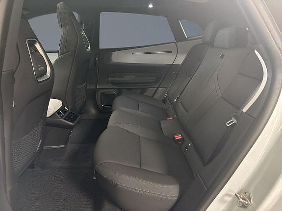 Polestar 4 7 of 11