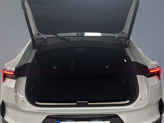 Polestar 4 8 of 11