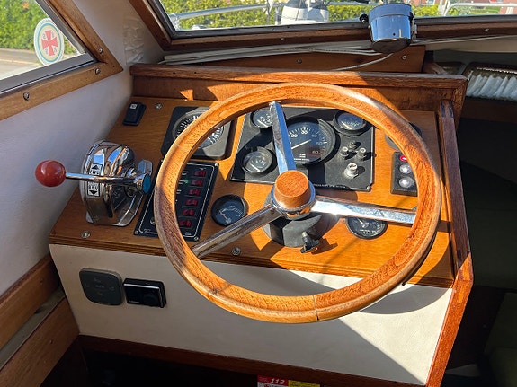 Coronet 26 Family -76 | Volvo Penta 4.3 GL -96 9 of 12