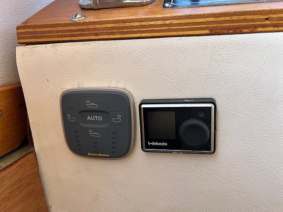 Coronet 26 Family -76 | Volvo Penta 4.3 GL -96 10 of 12