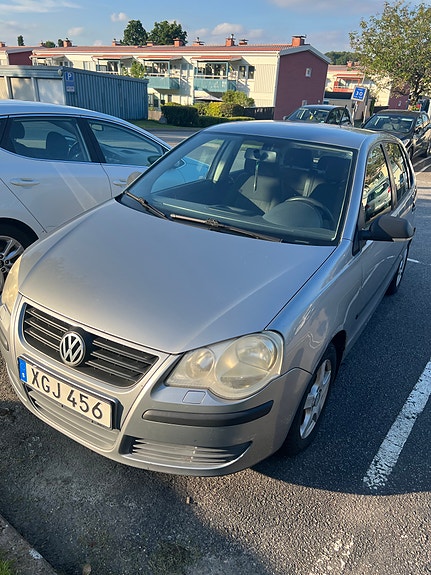 Volkswagen Polo 2 of 4