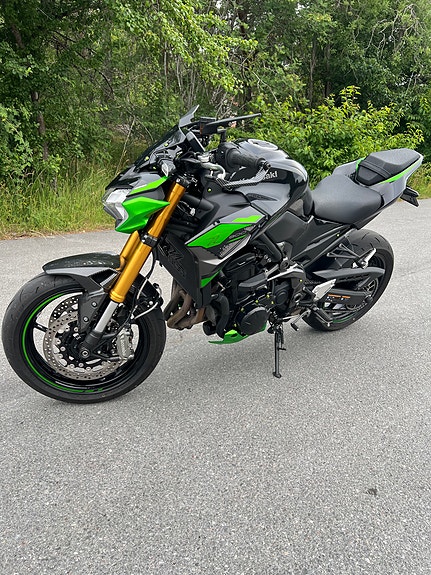 Kawasaki Z900 3 of 5