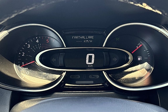 Renault Clio 20 of 28