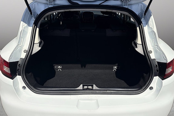 Renault Clio 28 of 28