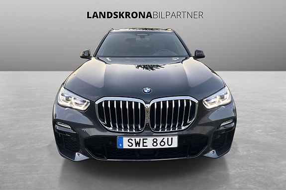 BMW X5 2 of 5