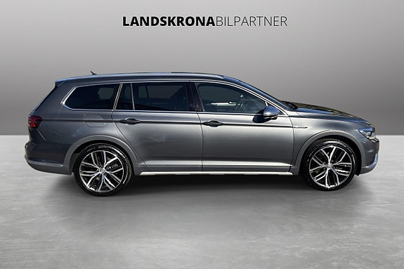 Volkswagen Passat Alltrack 4 of 5