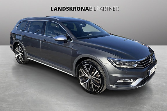 Volkswagen Passat Alltrack 3 of 5