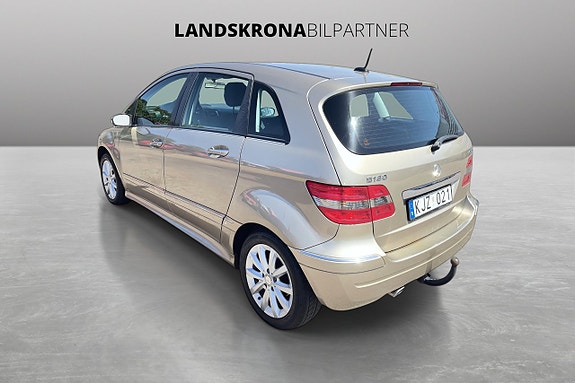 Mercedes-Benz B180 7 of 19