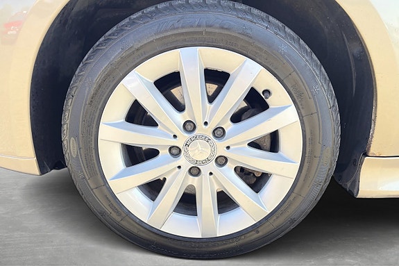 Mercedes-Benz B180 8 of 19