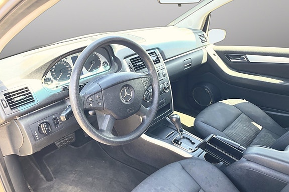 Mercedes-Benz B180 10 of 19