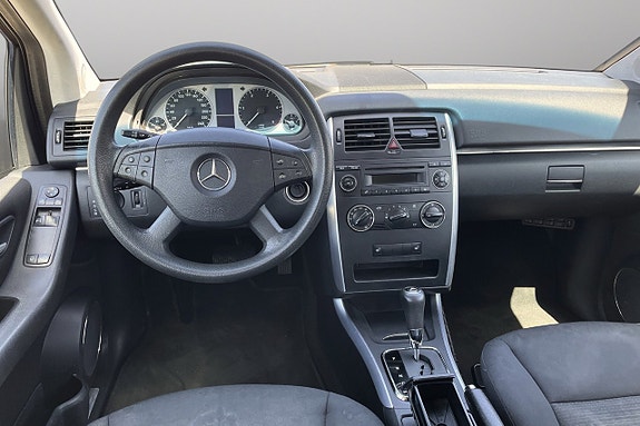 Mercedes-Benz B180 13 of 19