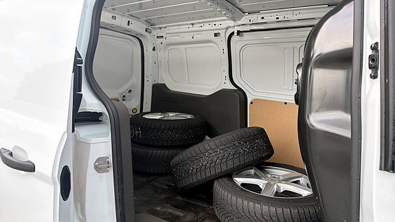 Ford Transit Connect 5 of 5