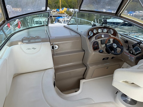 Sea Ray Sundancer 280/315 – 2x MerCruiser 5.0 MPI 9 of 15