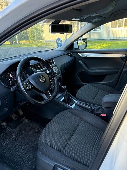 Skoda Octavia 3 of 5