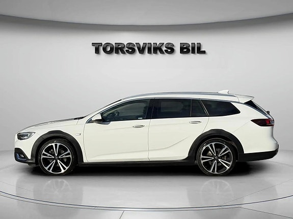Opel Insignia Country Tourer 3 of 5