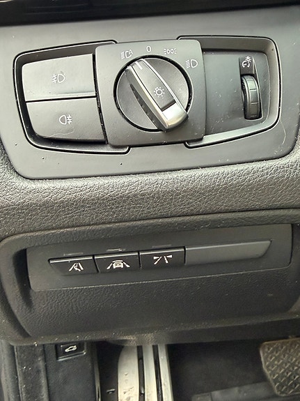BMW 330d 5 of 5