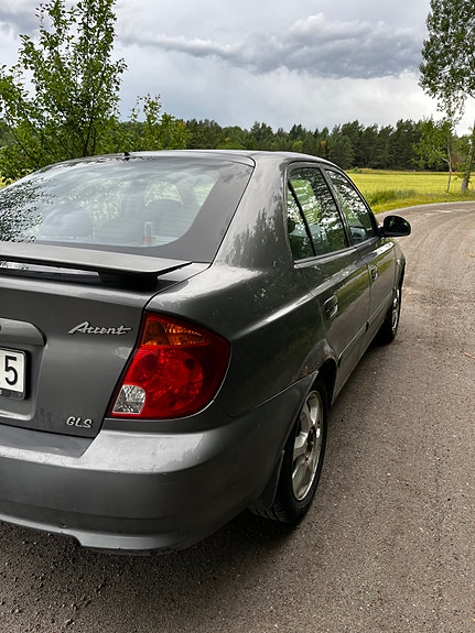 Hyundai Accent 5 of 9